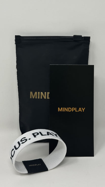 FOCUS. PLAY. WIN. – Pure White